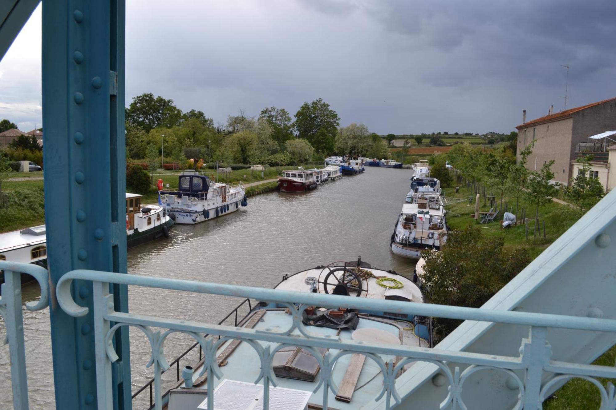 L'Instant Canal Apartment Capestang Exterior photo